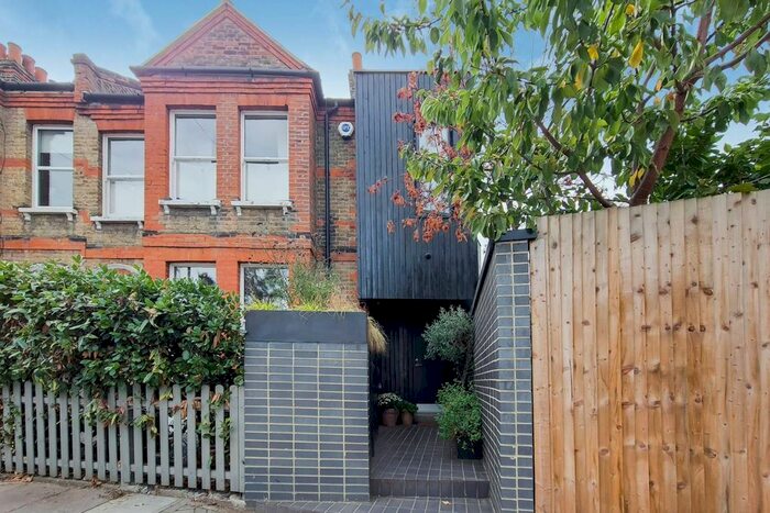 2 Bedroom End Of Terrace House To Rent In Lutwyche Road, Forest Hill, London, SE6