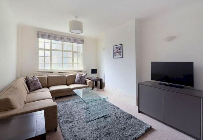 5 Bedroom Flat To Rent In Park Road, London, NW8