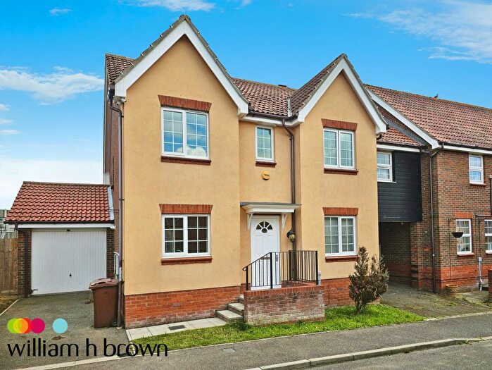 4 Bedroom Link Detached House To Rent In Stour Close, Harwich, CO12