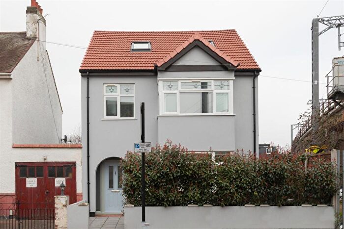 5 Bedroom House For Sale In Latimer Road, Forest Gate, E7