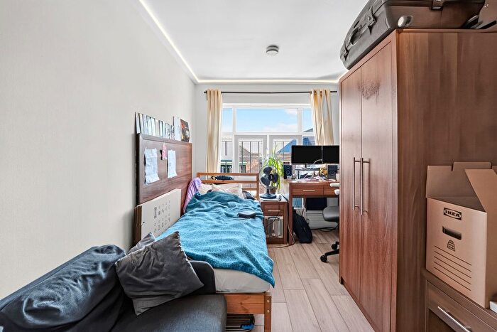 Studio To Rent In Coldharbour Lane, London, SW9