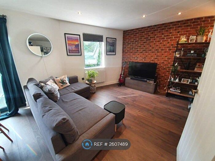 1 Bedroom Flat To Rent In The Brassworks Loft, Bristol, BS2