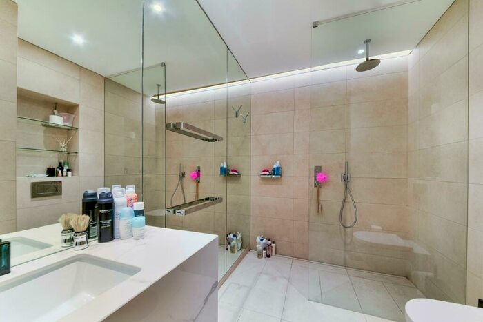 Apartment To Rent In Park Drive, Canary Wharf, E14