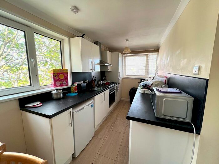 3 Bedroom Flat To Rent In Milverton House, Southsea, PO5