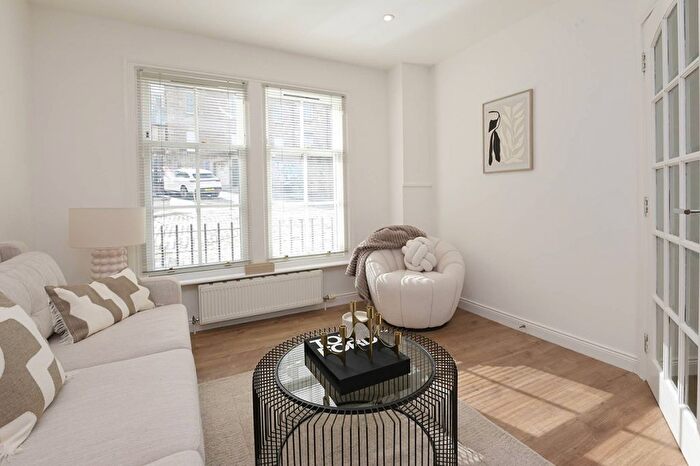 2 Bedroom Semi-detached House For Sale In York Lane, Edinburgh, EH1