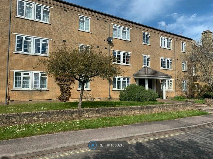 2 Bedroom Flat To Rent In Burley Court, Southampton, SO17