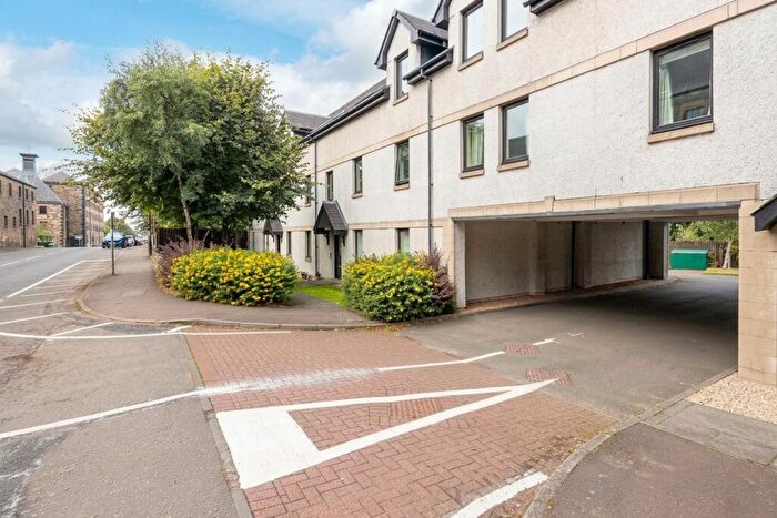 2 Bedroom Flat For Sale In Dawson Court, Linlithgow, EH49