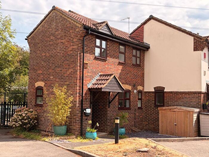 3 Bedroom End Of Terrace House For Sale In Cherry Way, Horton, SL3
