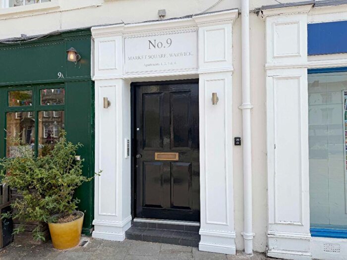 2 Bedroom Apartment For Sale In Market Place, Warwick - Superb Apartment, CV34