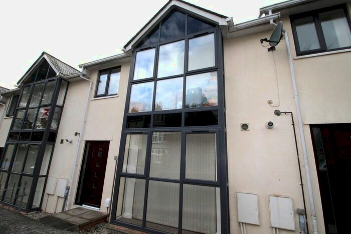 3 Bedroom Flat To Rent In Woodside Lodge, Plymouth, Devon, PL4