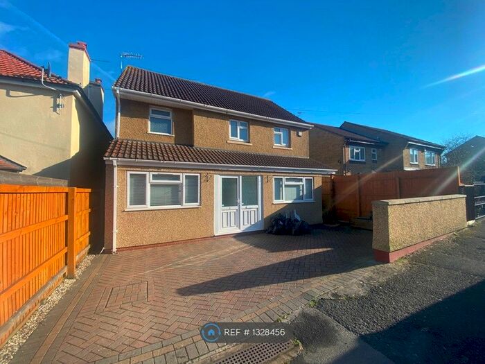 4 Bedroom Detached House To Rent In Shellard Road, Filton, Bristol, BS34