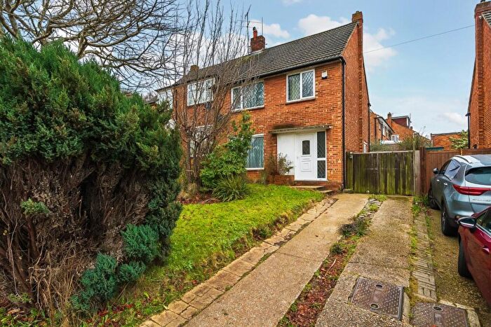 3 Bedroom Semi-Detached House For Sale In Kingsfold Avenue, Southampton, Hampshire, SO18
