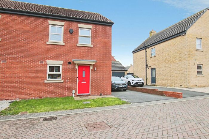 3 Bedroom Semi Detached House For Sale In Frances Brady Way, Hull, East Riding Of Yorkshire, HU9