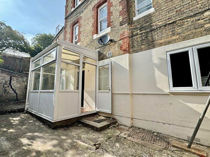 1 Bedroom Apartment For Sale In Bath Road, Cowes, PO31