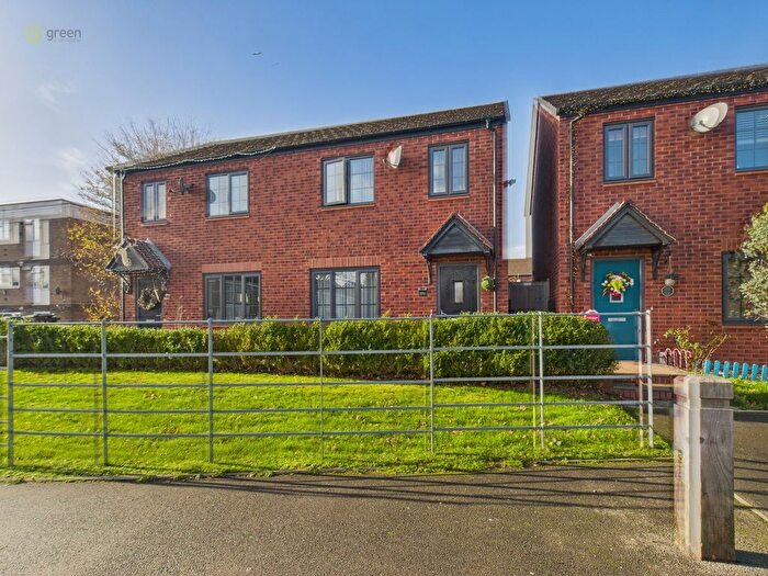 3 Bedroom Semi-Detached House For Sale In Celandine Close, Fordbridge, Birmingham, B37