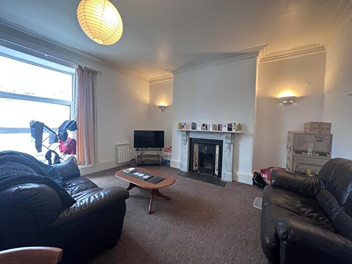 1 Bedroom Apartment To Rent In Radnor Street, Flat B, PL4