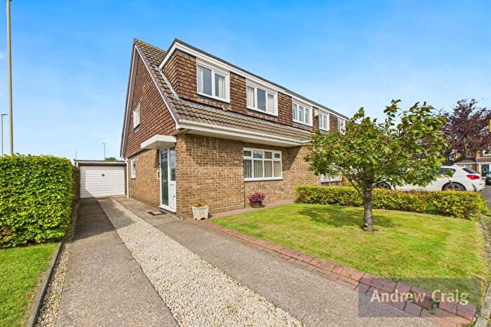 3 Bedroom Semi-Detached House For Sale In Durham Drive, Jarrow, NE32