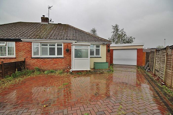 2 Bedroom Semi-Detached Bungalow For Sale In Silverdale Drive, Waterlooville, PO7