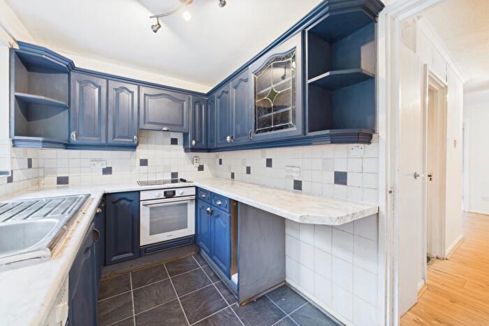 2 Bedroom Flat For Sale In West View Lane. Dore., S17