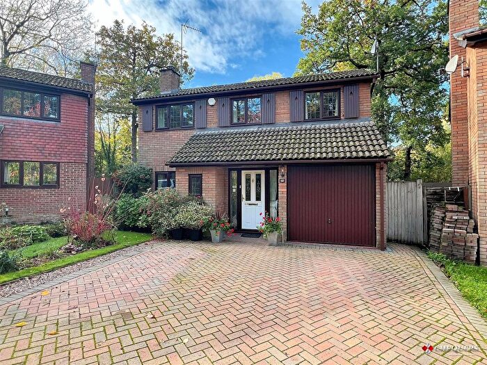 4 Bedroom Detached House For Sale In Minden Close, Chineham, Basingstoke, RG24
