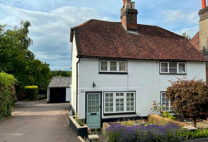 2 Bedroom Cottage To Rent In Godstone Road, Oxted, RH8