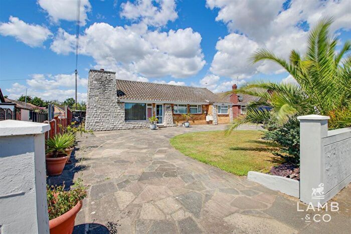 4 Bedroom Detached Bungalow For Sale In Jaywick Lane, Clacton-On-Sea, CO15
