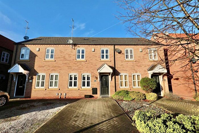 3 Bedroom Terraced House For Sale In Bowland Way, Kingswood, Hull, HU7