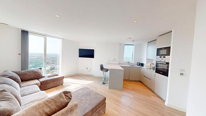 2 Bedroom Apartment To Rent In Pinnacle Apartments, Saffron Central Square, Croydon, CR0