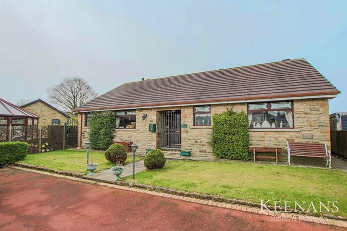 3 Bedroom Detached Bungalow To Rent In The Crescent, Worsthorne, Burnley, BB10