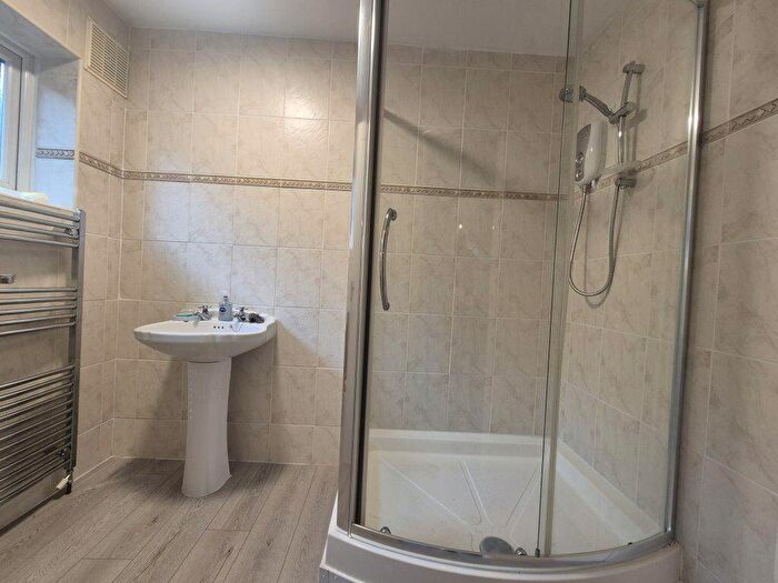 2 Bedroom Bungalow To Rent In Beachwood Avenue, Kingswinford, DY6