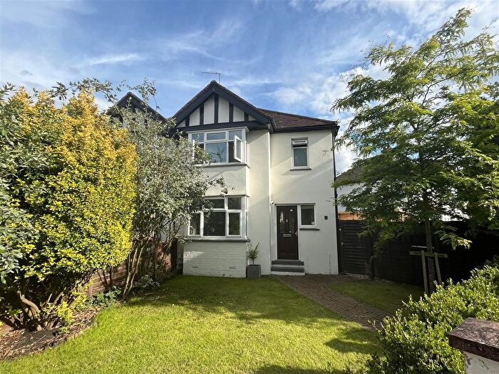 3 Bedroom Semi-Detached House To Rent In Cranborne Avenue, Surbiton, KT6