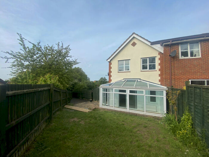 3 Bedroom Terraced House To Rent In Augustus Way, GL15