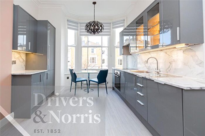 2 Bedroom Apartment To Rent In St Johns Grove, Archway, London, N19