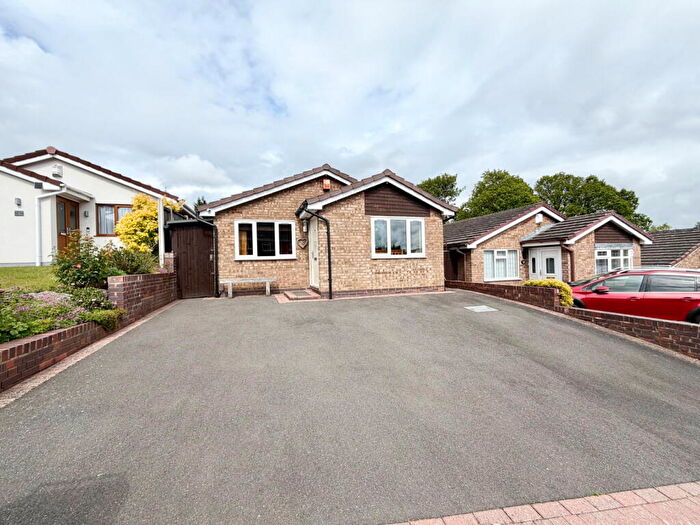 4 Bedroom Detached Bungalow For Sale In Nuthatch Drive, Brierley Hill, DY5