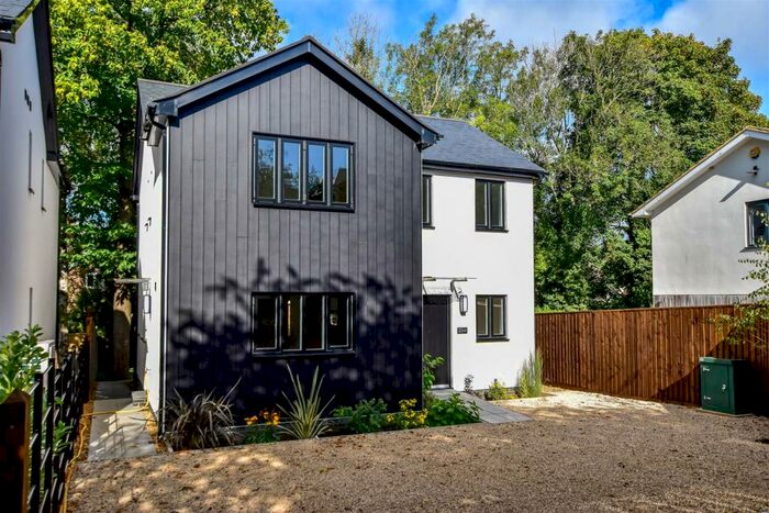 4 Bedroom Detached House To Rent In Kingshill Way, Berkhamsted, HP4