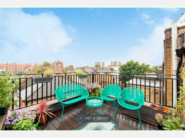 2 Bedroom Flat To Rent In St Stephens Avenue, London W12
