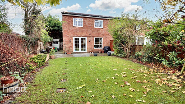 3 Bedroom Semi-Detached House For Sale In Mutford Croft, Luton, LU2