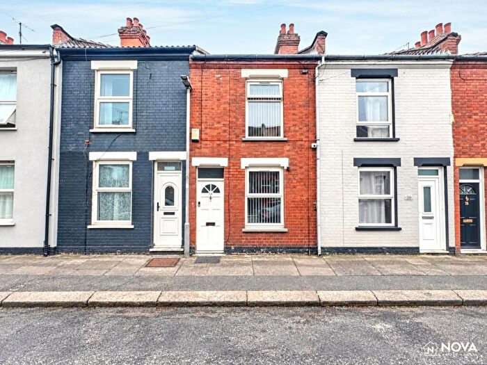 2 Bedroom Terraced House For Sale In Wimborne Road, Luton, LU1