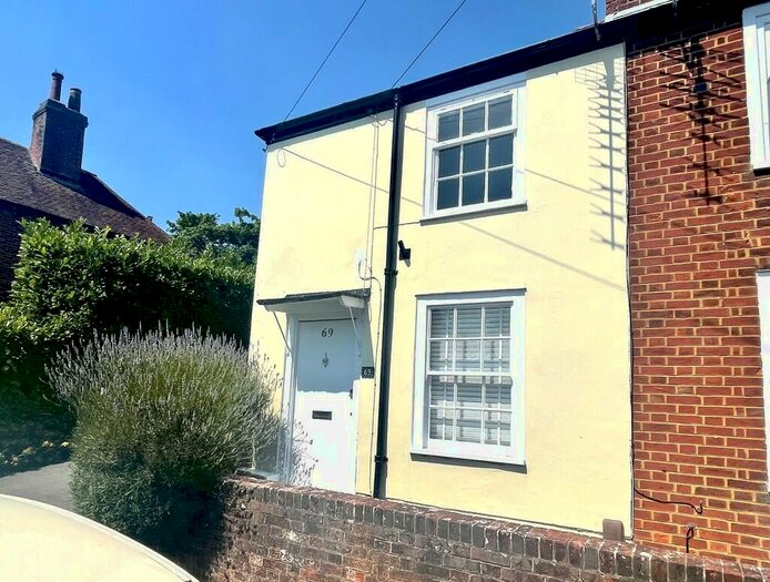 2 Bedroom Cottage To Rent In West Street, Titchfield, PO14