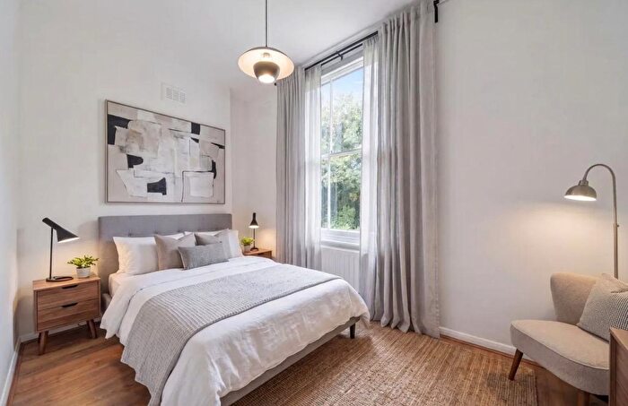 2 Bedroom Flat To Rent In St Thomas's Road, N4