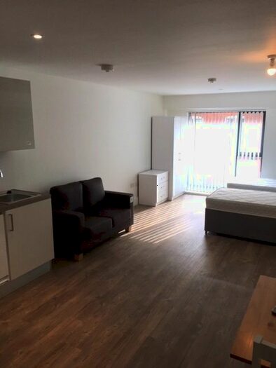 Studio To Rent In Scholes Street, Oldham, OL1