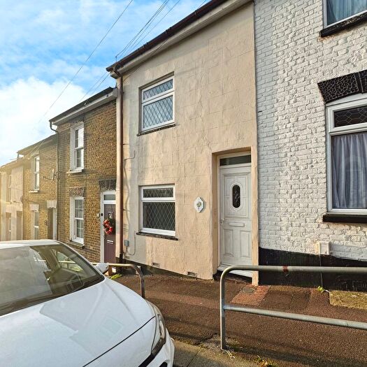 2 Bedroom Terraced House To Rent In Whitehorse Hill, Chatham, ME5