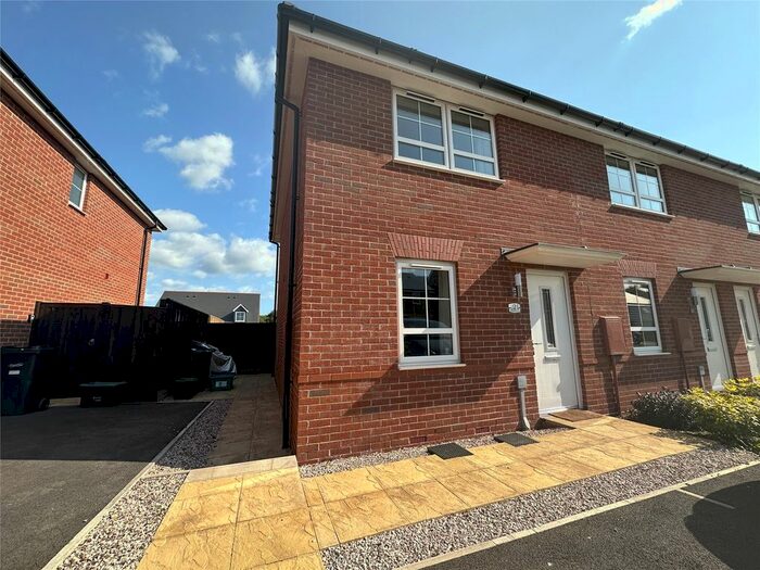 2 Bedroom End Of Terrace House To Rent In Alphington, Exeter, Devon, EX2