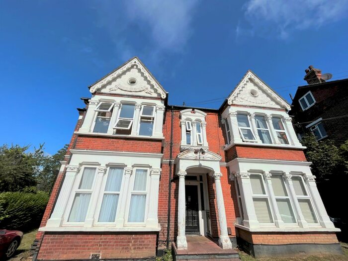 1 Bedroom Flat To Rent In Cossington Road, Westcliff On Sea, SS0