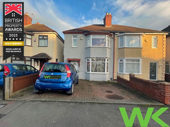 3 Bedroom Semi-Detached House For Sale In Lynton Avenue, West Bromwich, B71