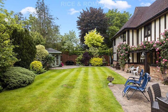5 Bedroom Detached House For Sale In Snows Ride, Windlesham, GU20