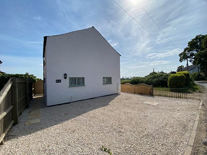 2 Bedroom Cottage For Sale In St Marks Road, PE12