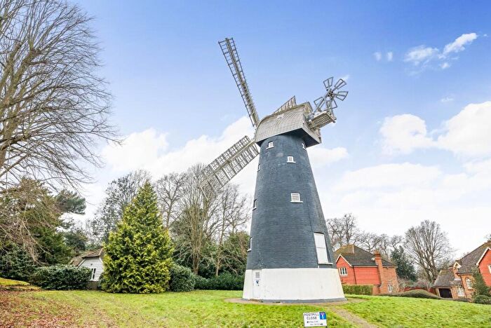 4 Bedroom Detached House For Sale In Postmill Close, Croydon, CR0
