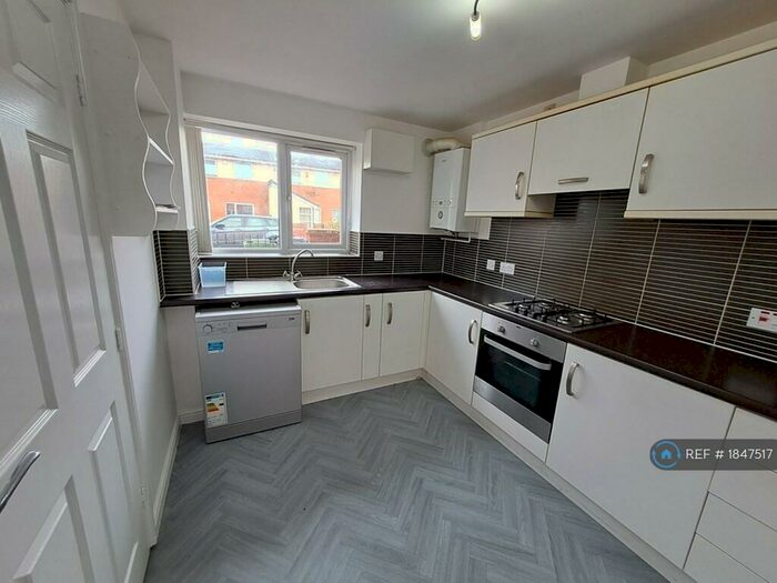2 Bedroom Terraced House To Rent In Holstein Street, Manchester, M13