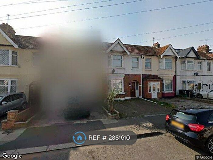 3 Bedroom Terraced House To Rent In Gordon Road, Ilford, IG1